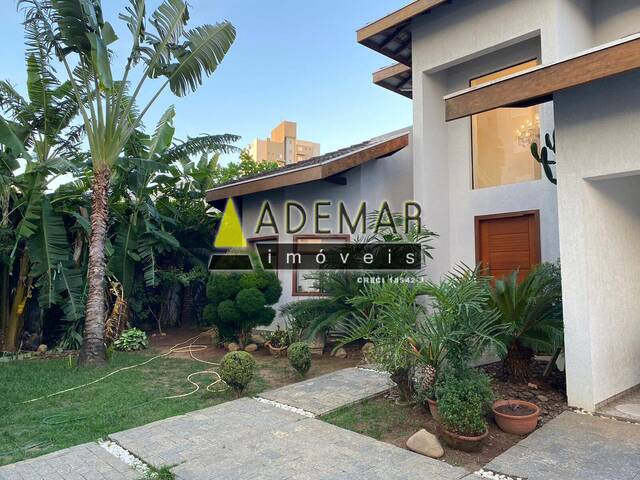 #2551 - Casa para Venda em Taubaté - SP