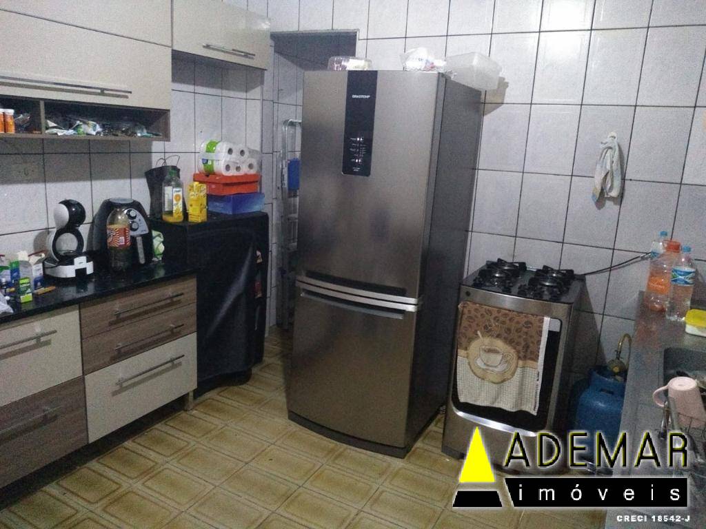 Casa à venda com 5 quartos, 125m² - Foto 8