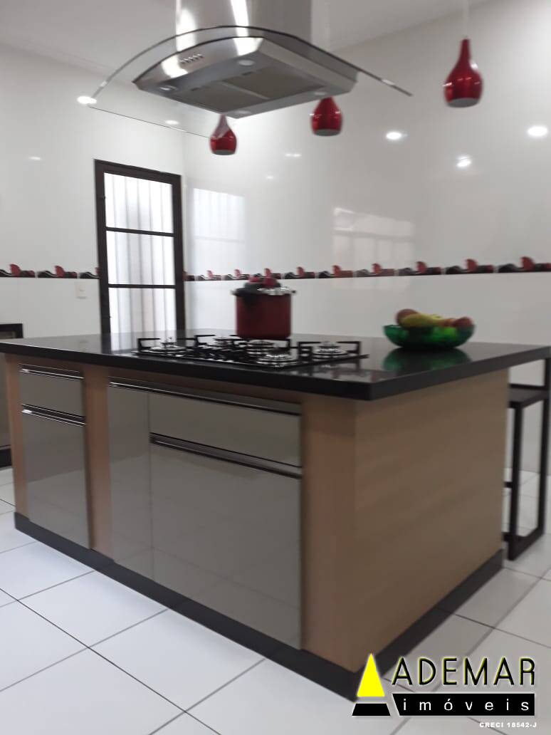 Casa, 4 quartos, 299 m² - Foto 2