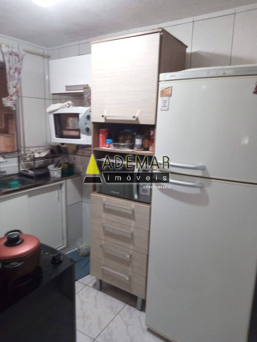 Casa para alugar com 2 quartos, 70m² - Foto 3
