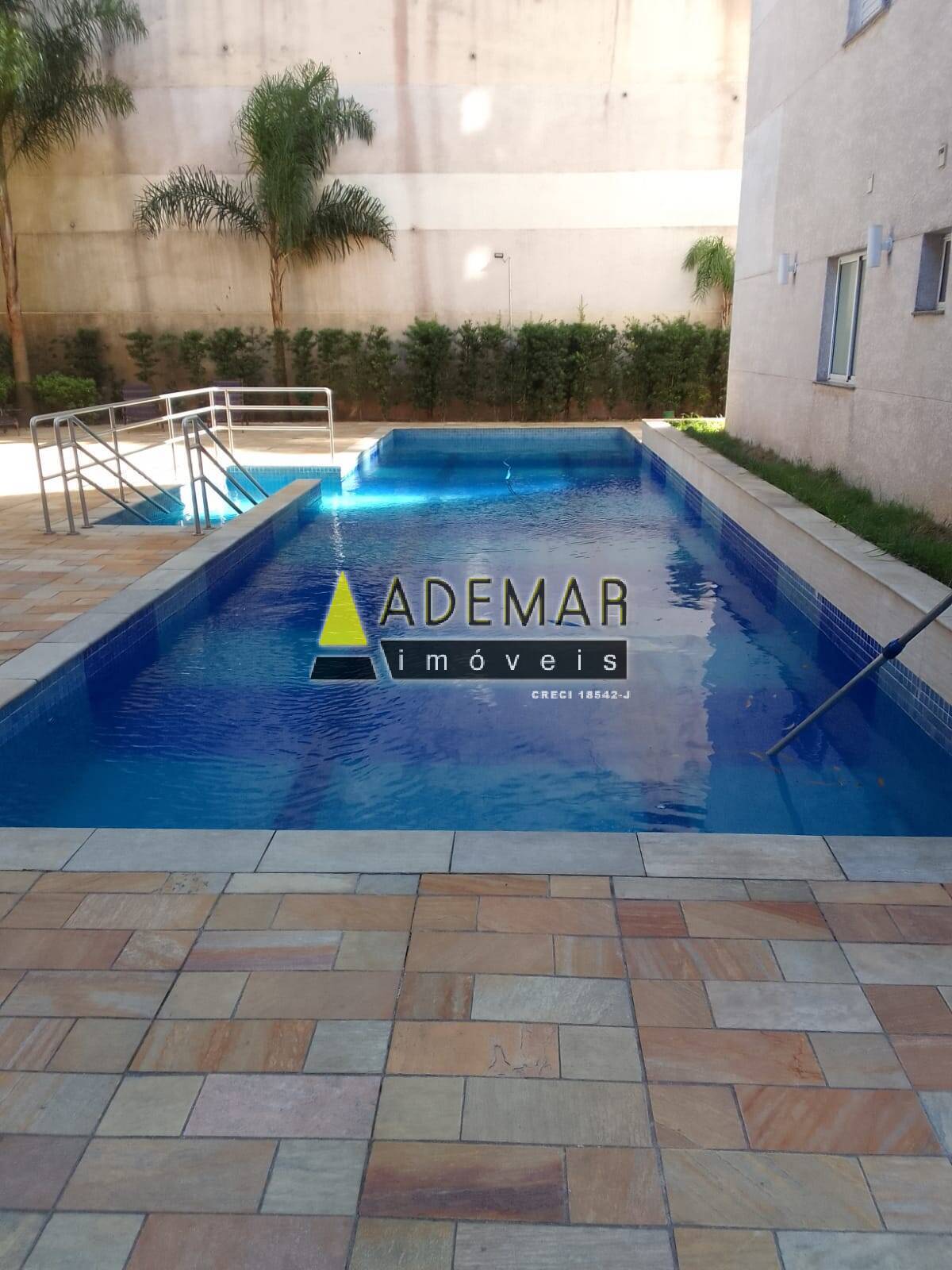 Apartamento à venda com 2 quartos, 67m² - Foto 3