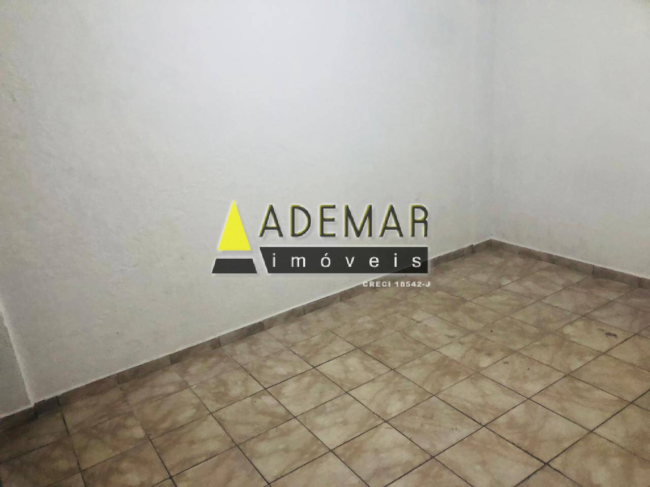 Casa para alugar com 2 quartos, 55m² - Foto 5