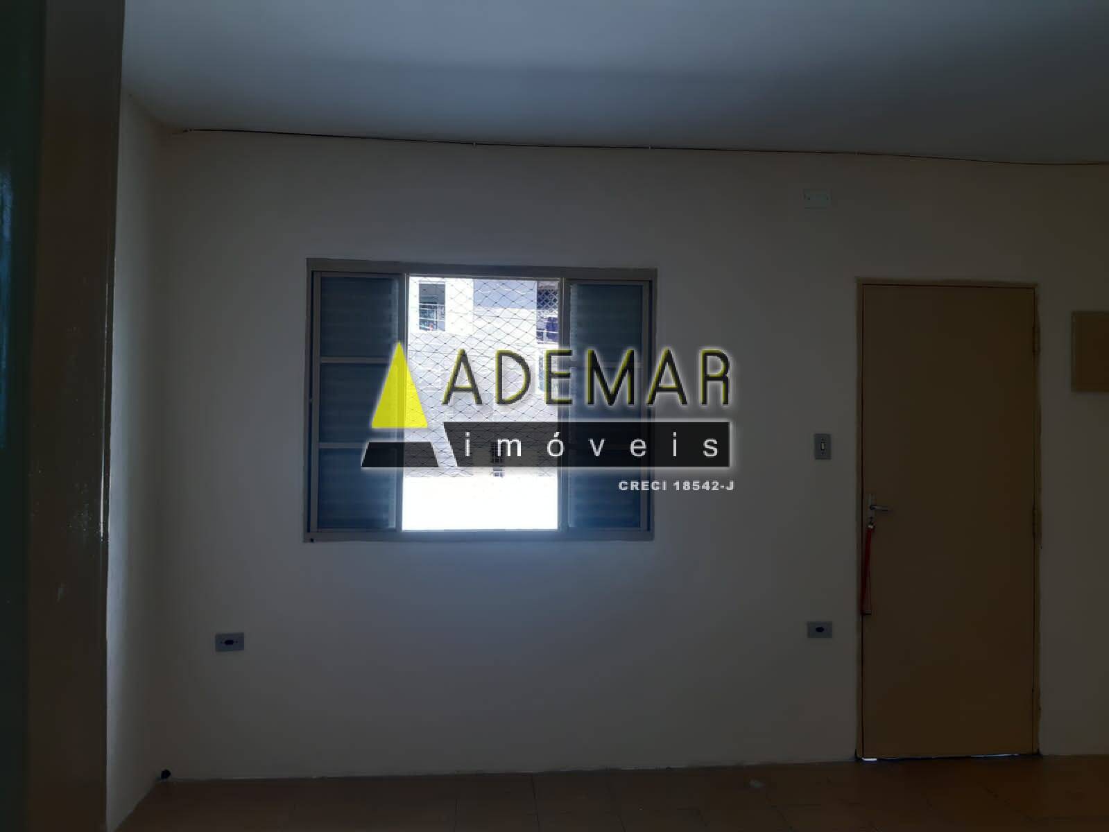 Casa à venda com 8 quartos, 200m² - Foto 5