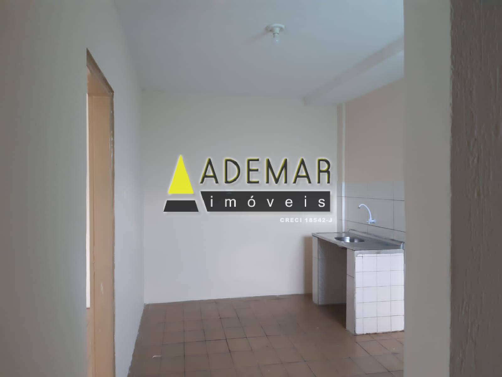 Casa à venda com 8 quartos, 200m² - Foto 8