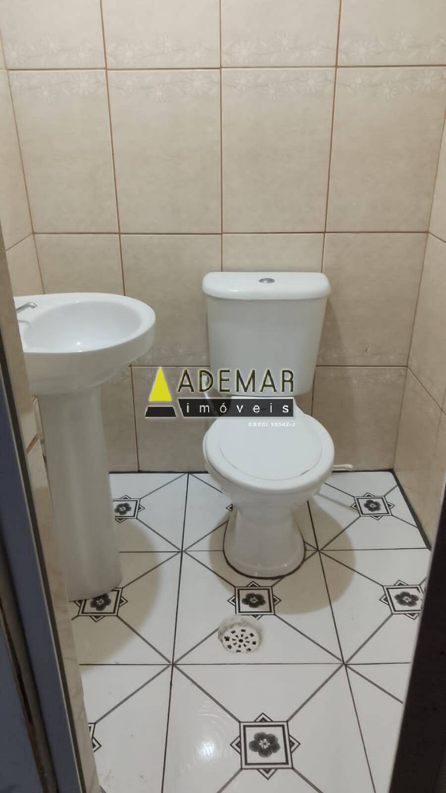 Casa à venda com 8 quartos, 200m² - Foto 7