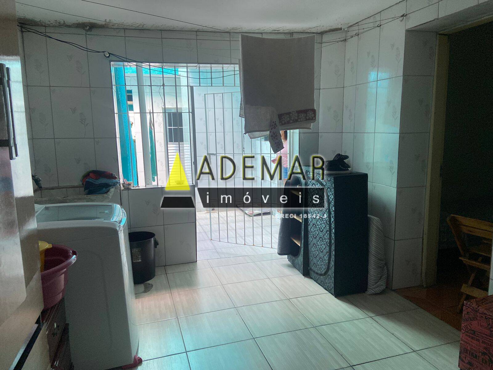 Casa à venda com 8 quartos, 200m² - Foto 12
