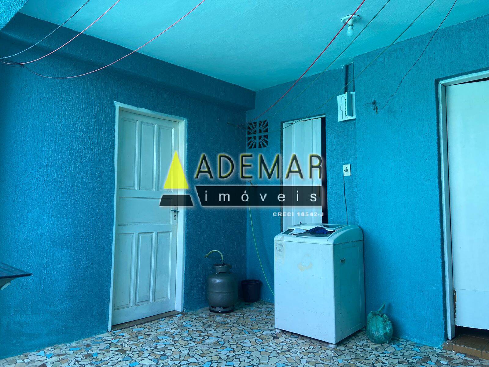 Casa à venda com 8 quartos, 200m² - Foto 20