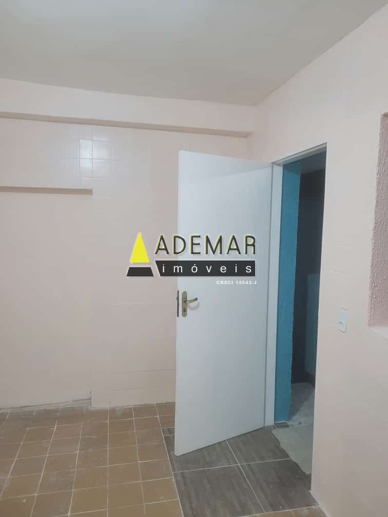 Casa à venda com 8 quartos, 200m² - Foto 21