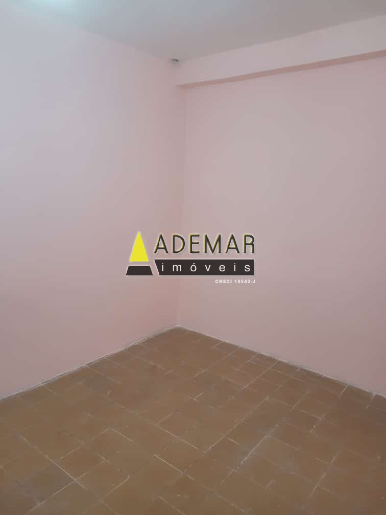 Casa à venda com 8 quartos, 200m² - Foto 22