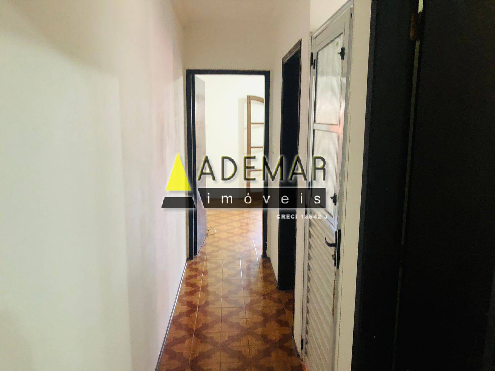 Casa à venda com 3 quartos, 150m² - Foto 8