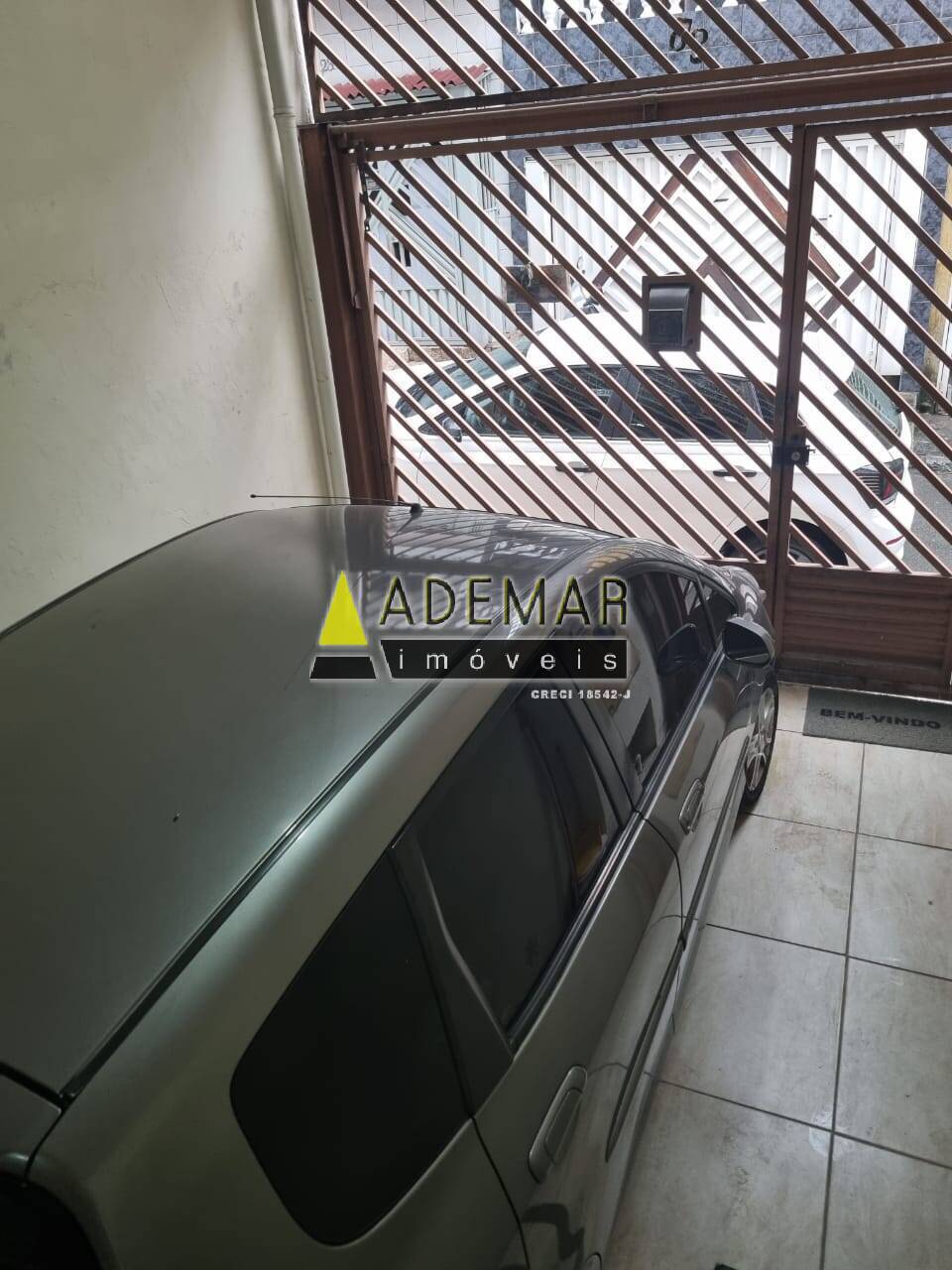 Casa à venda com 3 quartos, 140m² - Foto 1