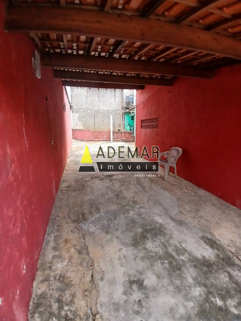 Casa à venda com 4 quartos, 250m² - Foto 4