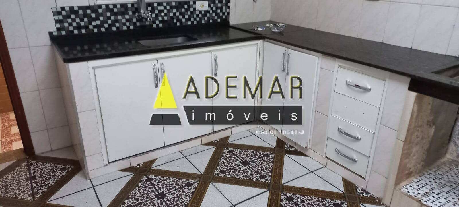 Casa à venda com 3 quartos, 180m² - Foto 11