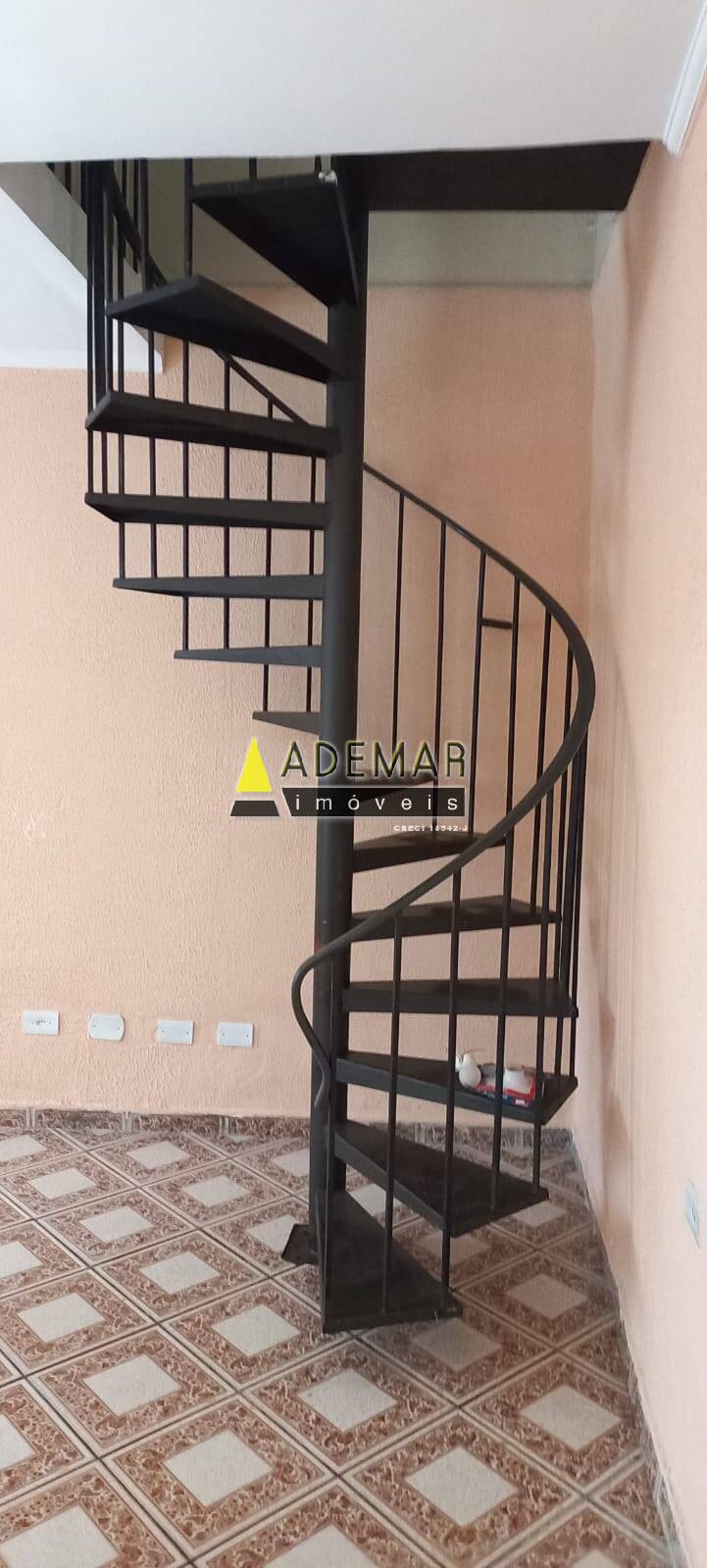 Casa à venda com 3 quartos, 180m² - Foto 2