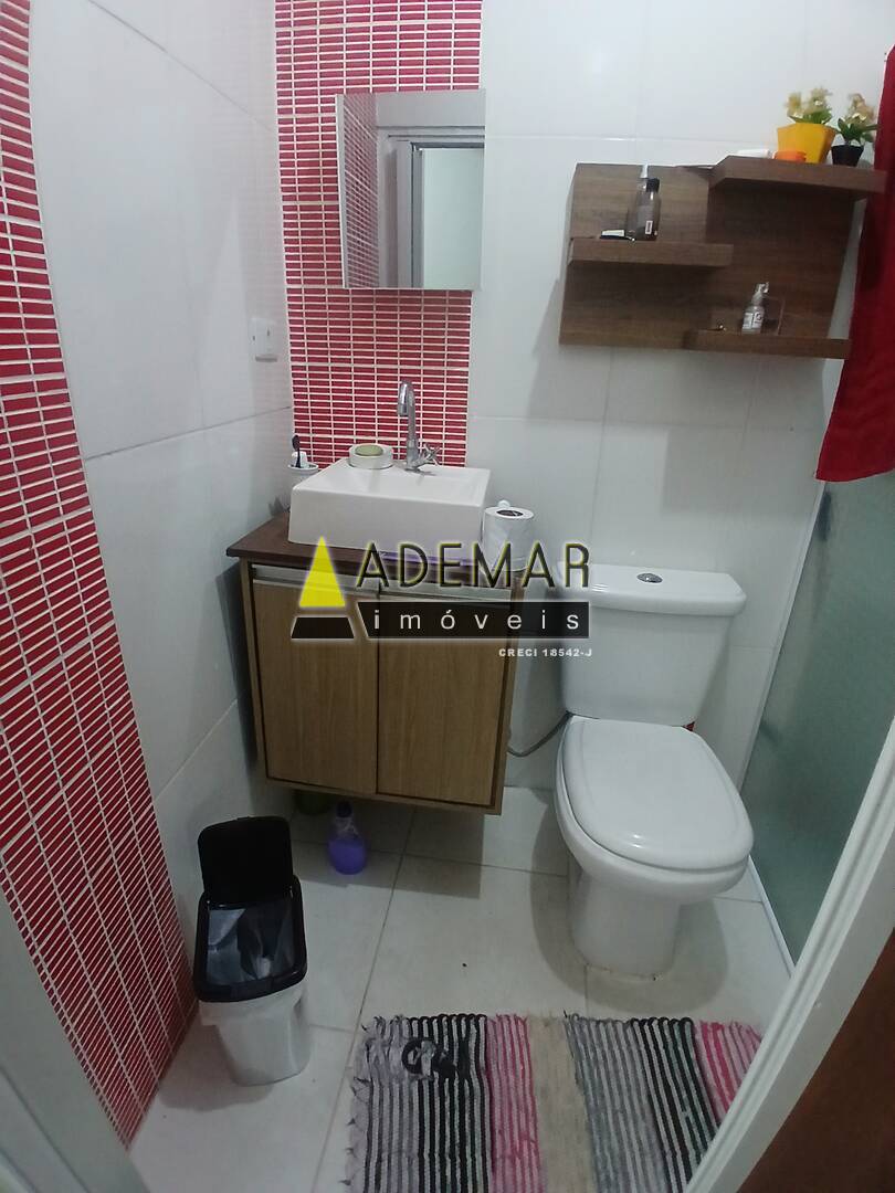 Casa à venda com 4 quartos, 186m² - Foto 2