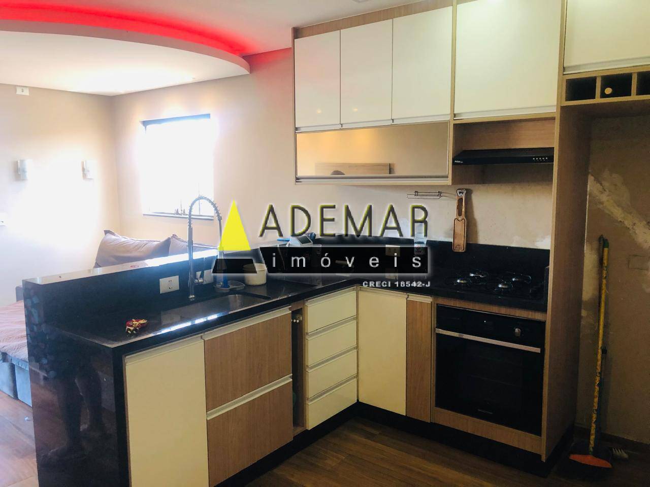 Casa à venda com 4 quartos, 250m² - Foto 5