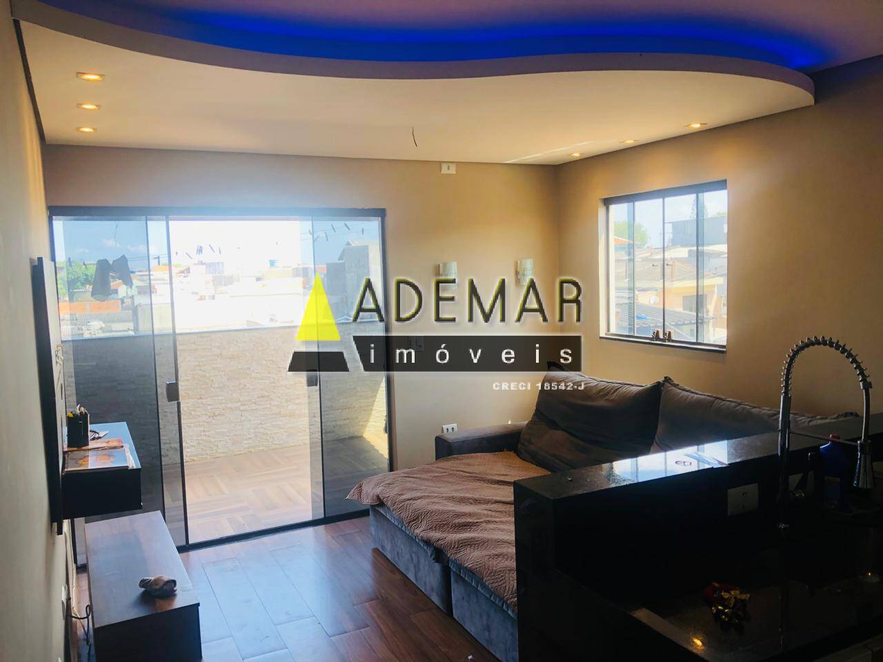 Casa à venda com 4 quartos, 250m² - Foto 4