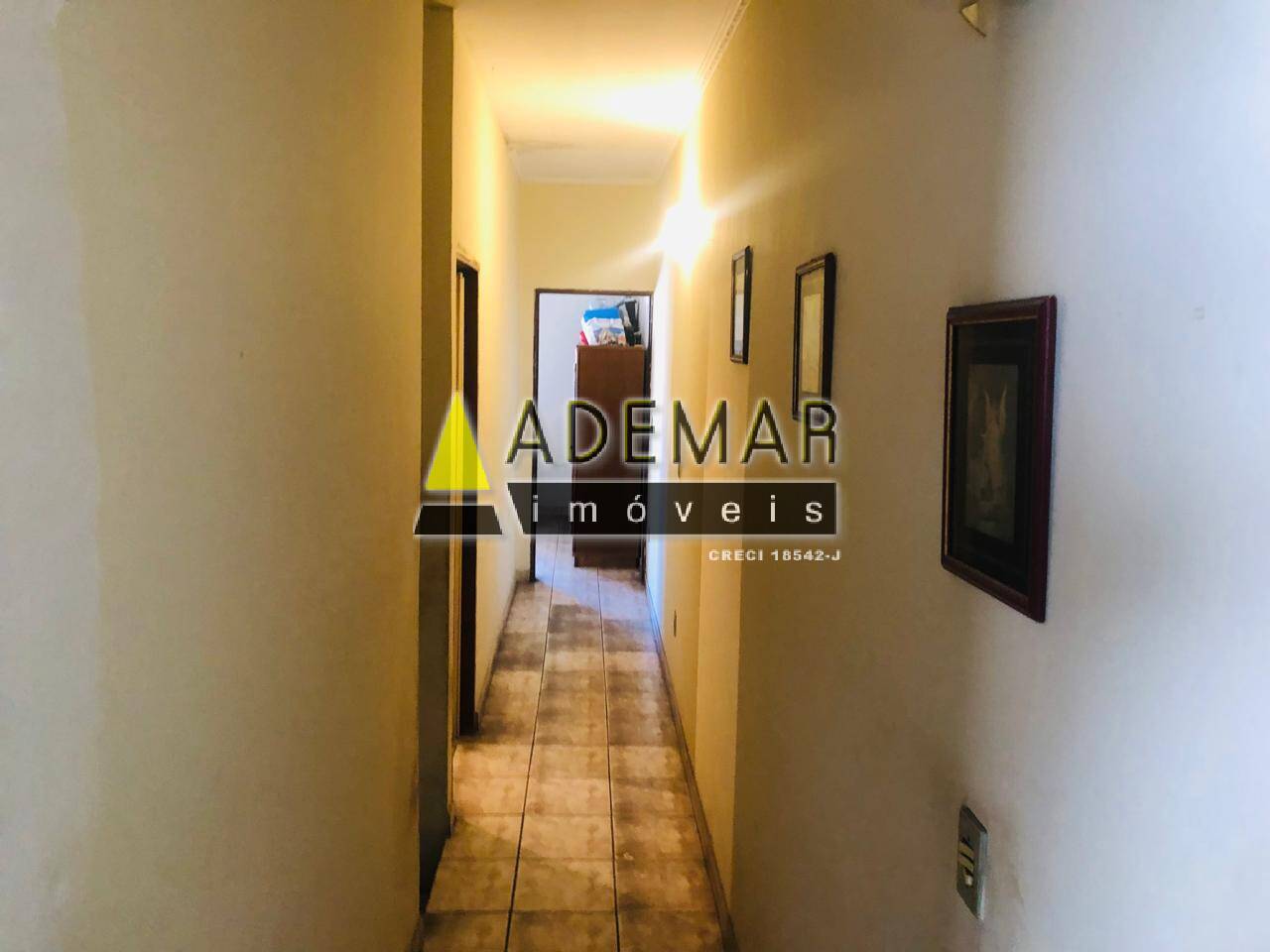 Casa à venda com 4 quartos, 250m² - Foto 11