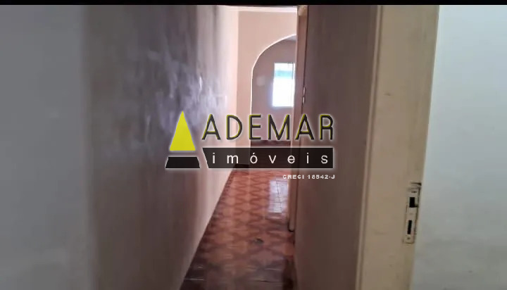 Casa à venda com 4 quartos, 300m² - Foto 2