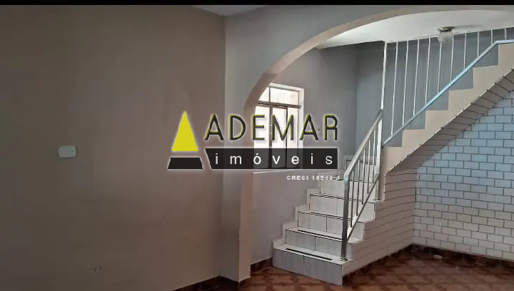 Casa à venda com 4 quartos, 300m² - Foto 3