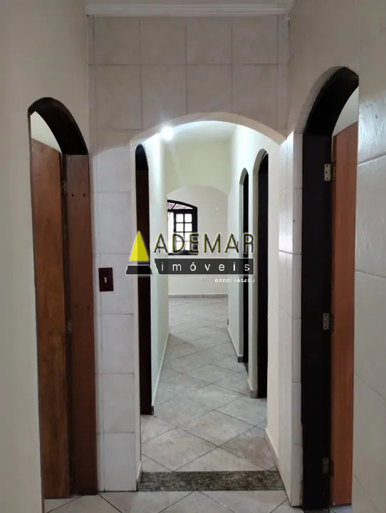 Casa à venda com 5 quartos, 254m² - Foto 3