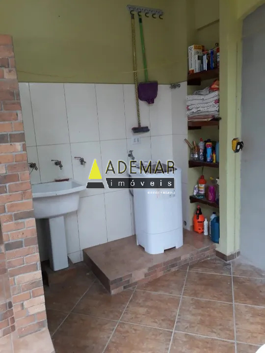 Casa à venda com 5 quartos, 254m² - Foto 4