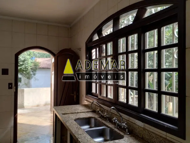 Casa à venda com 5 quartos, 254m² - Foto 10