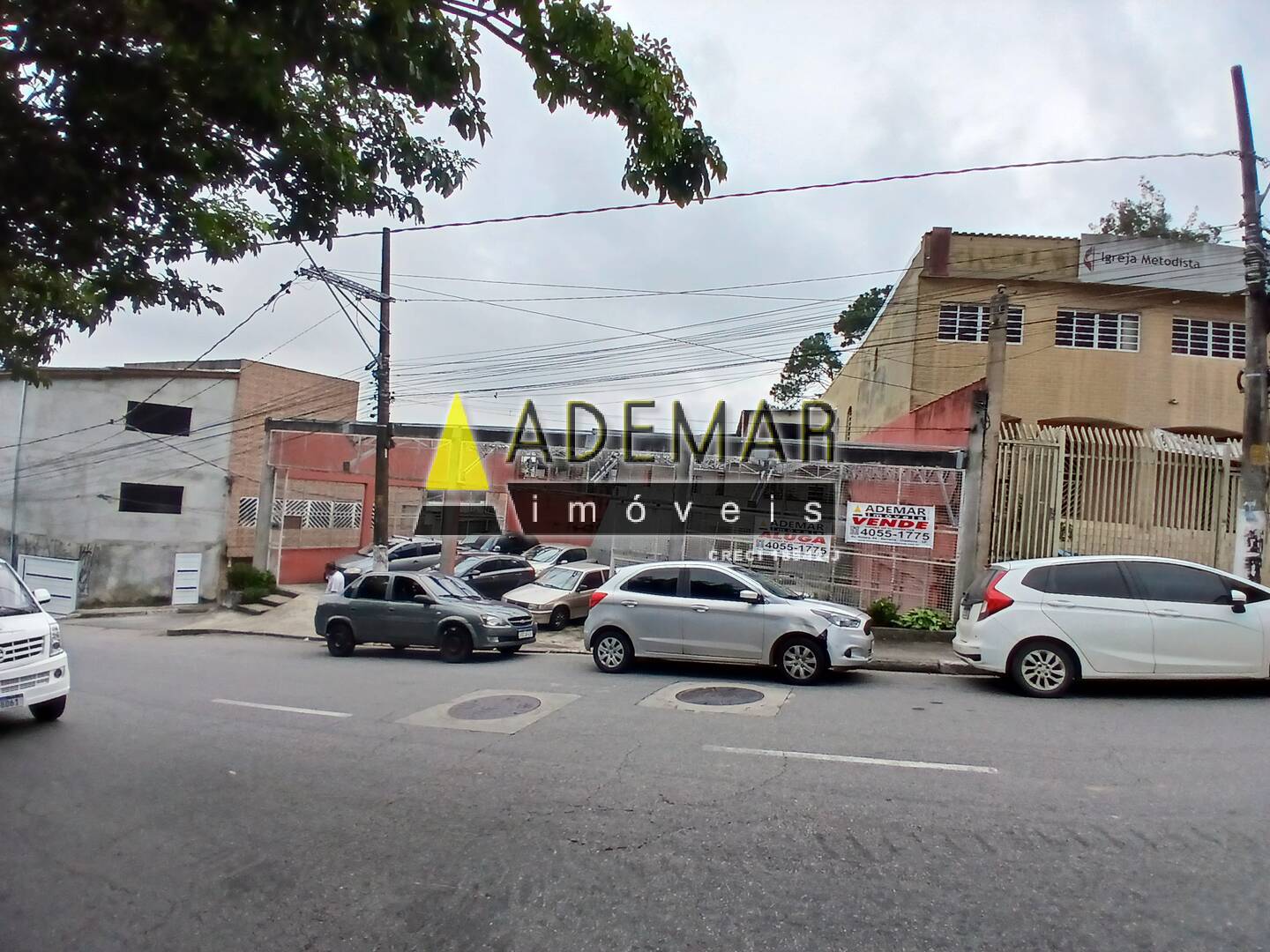 Casa à venda com 6 quartos, 450m² - Foto 1