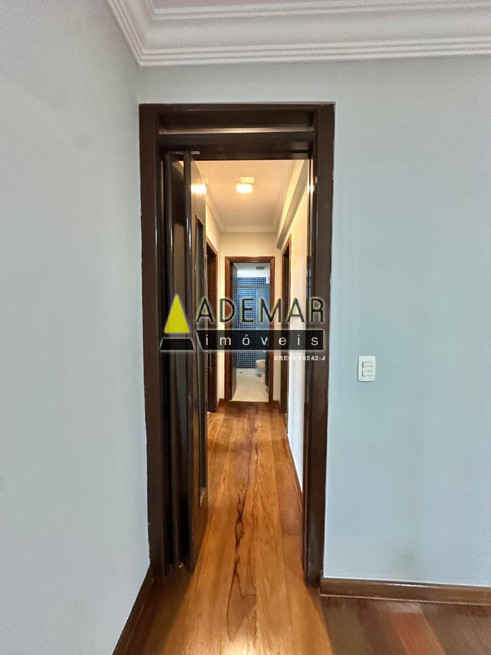 Apartamento à venda e aluguel com 3 quartos, 96m² - Foto 2