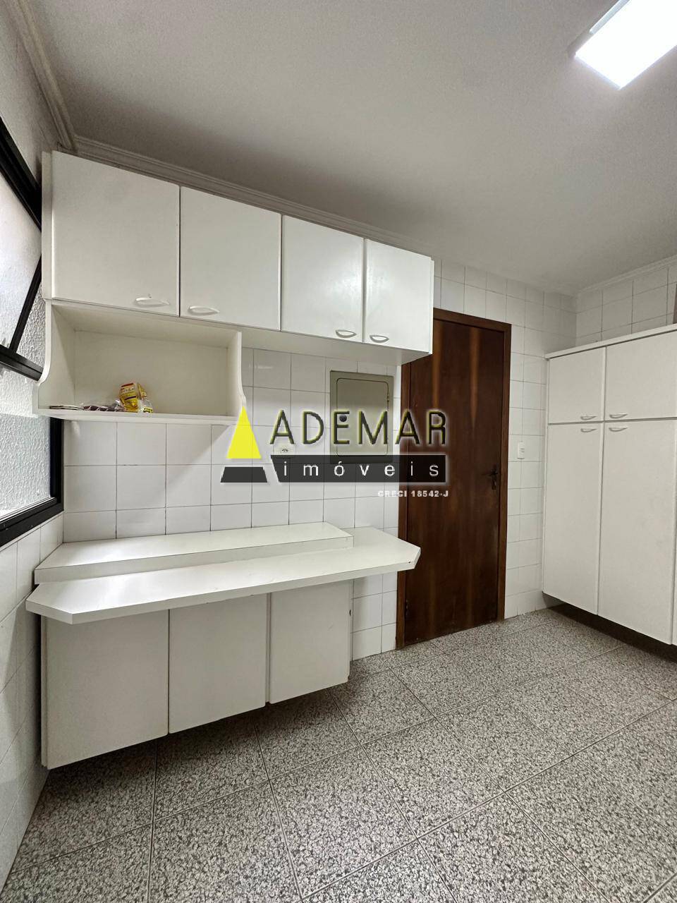 Apartamento à venda e aluguel com 3 quartos, 96m² - Foto 1