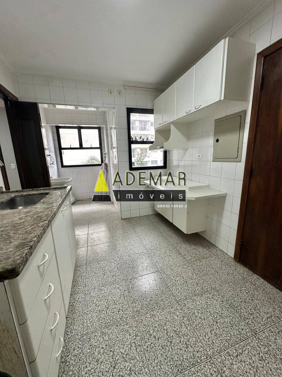 Apartamento à venda e aluguel com 3 quartos, 96m² - Foto 5