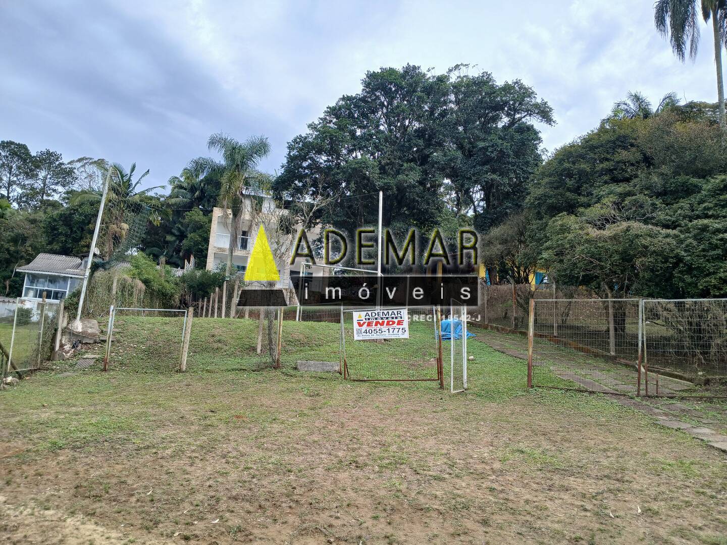 Casa à venda com 8 quartos, 1650m² - Foto 8