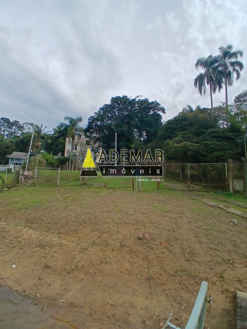 Casa à venda com 8 quartos, 1650m² - Foto 9