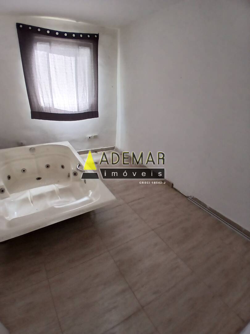 Casa à venda com 8 quartos, 1650m² - Foto 23