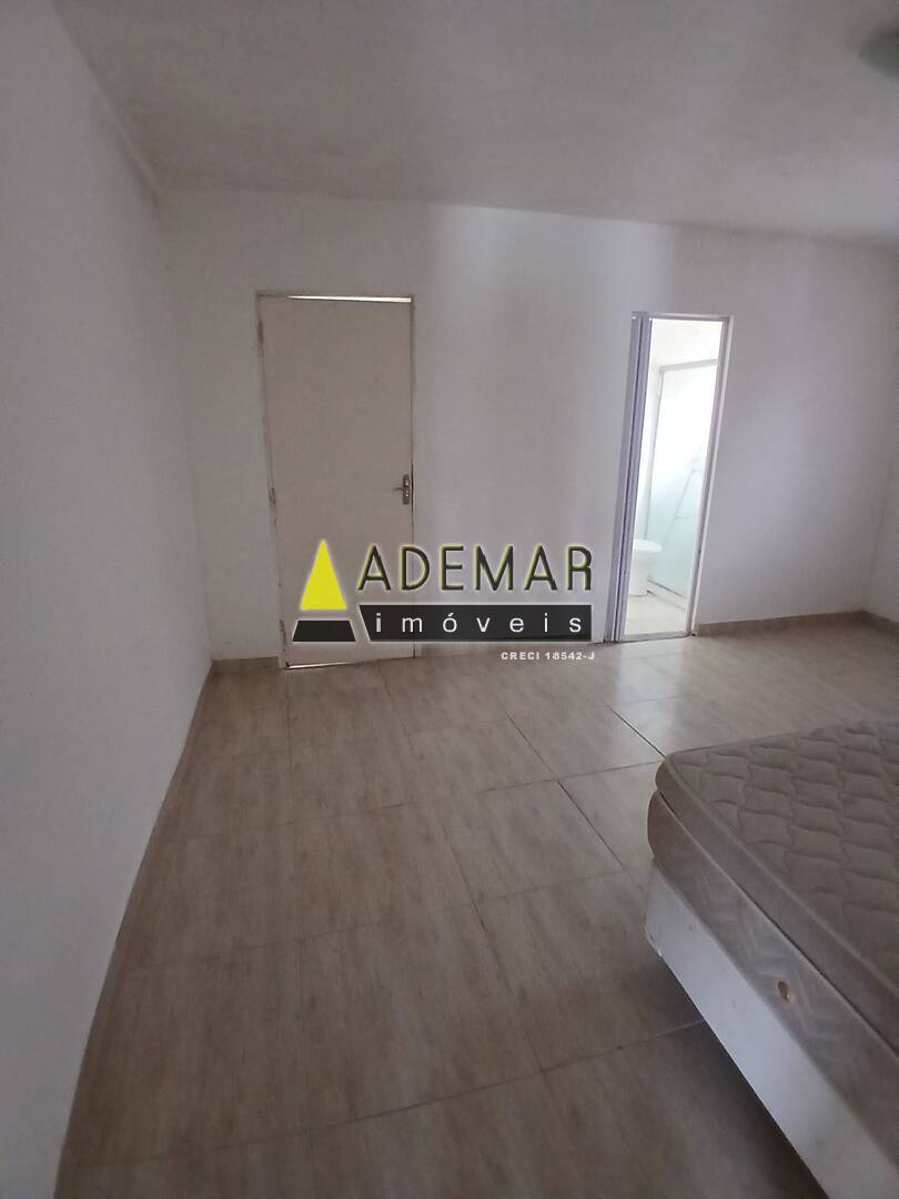 Casa à venda com 8 quartos, 1650m² - Foto 25