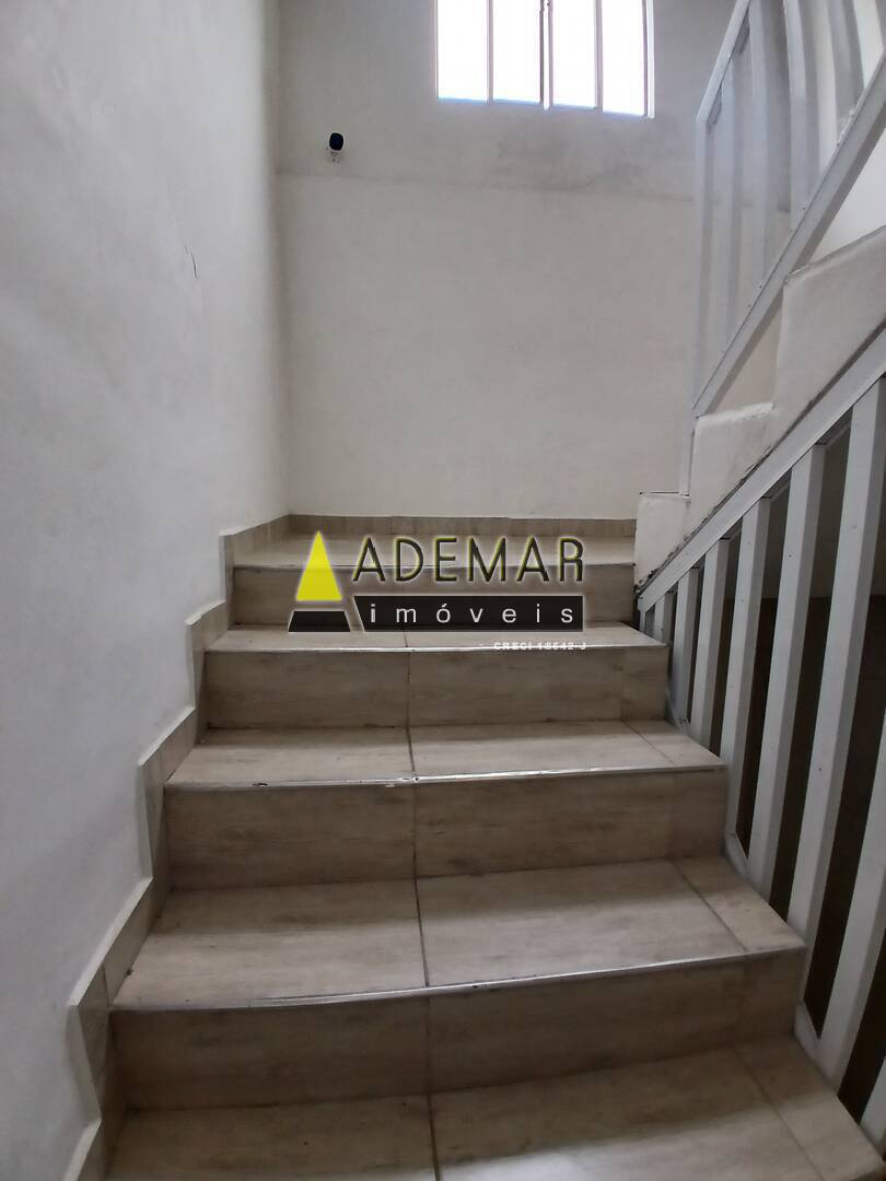 Casa à venda com 8 quartos, 1650m² - Foto 28