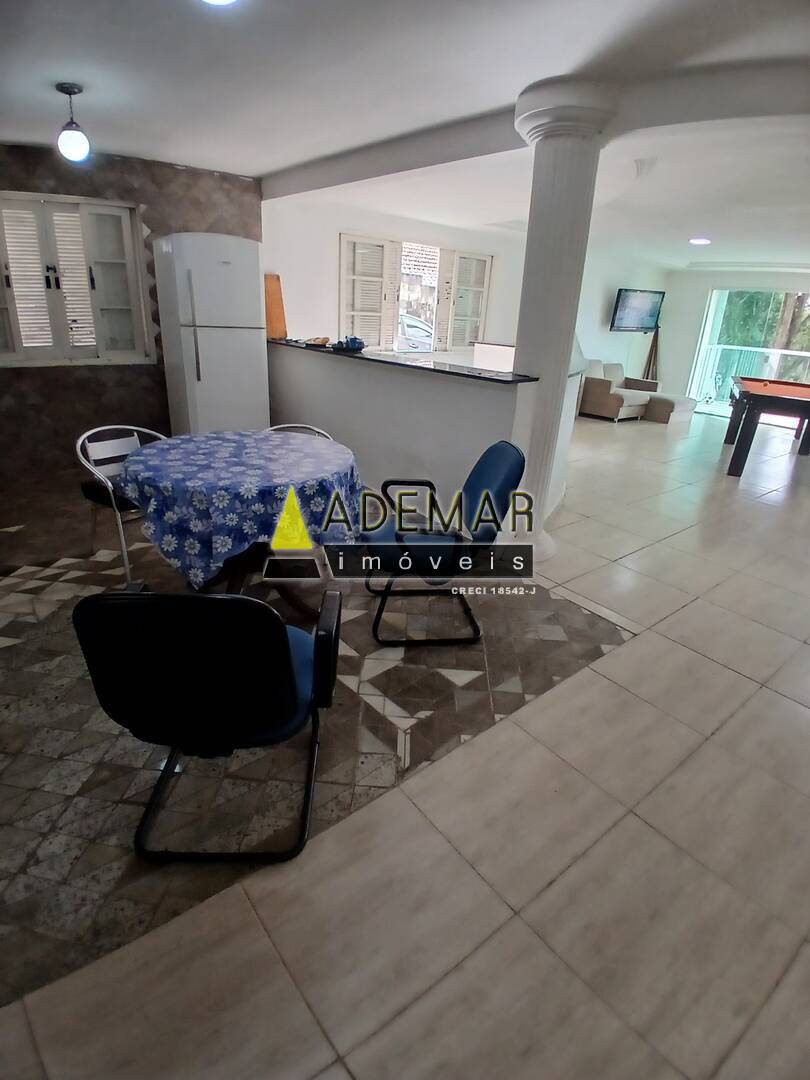 Casa à venda com 8 quartos, 1650m² - Foto 30