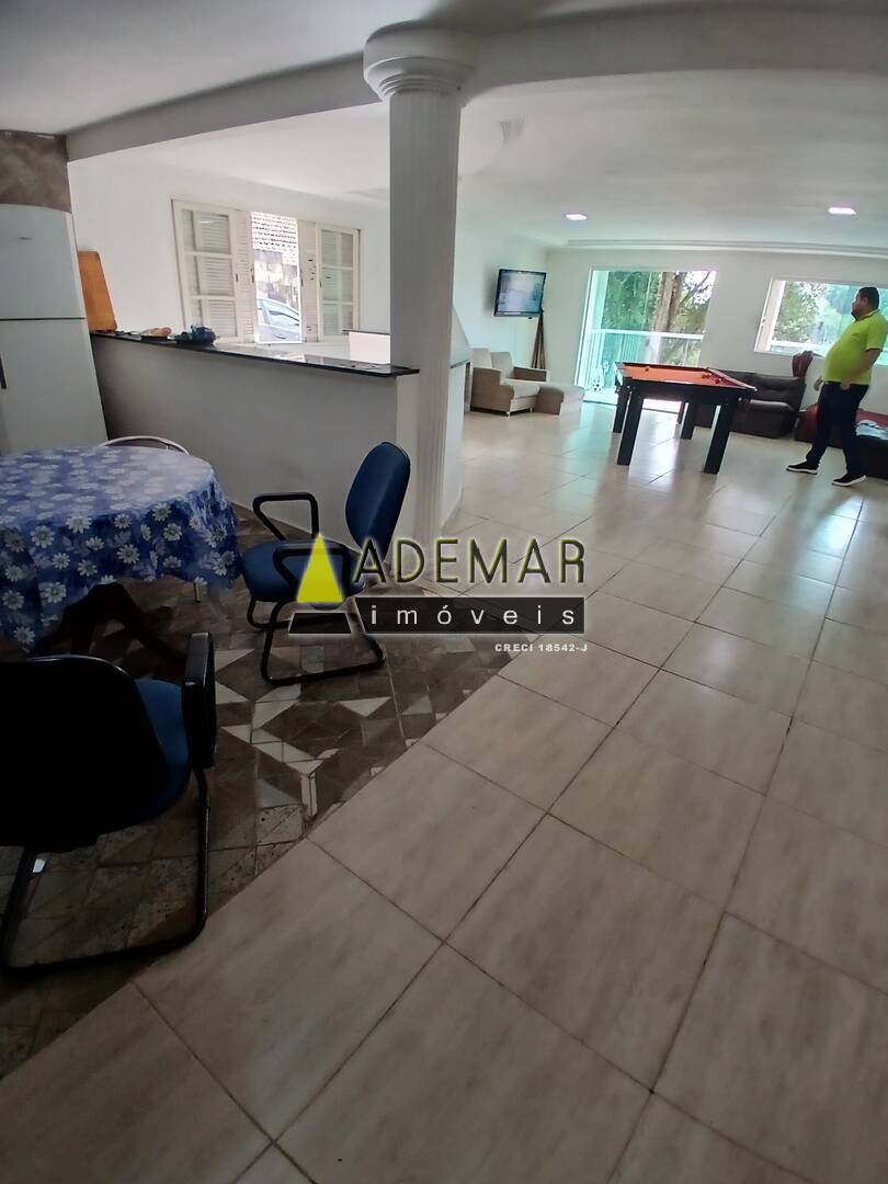 Casa à venda com 8 quartos, 1650m² - Foto 31