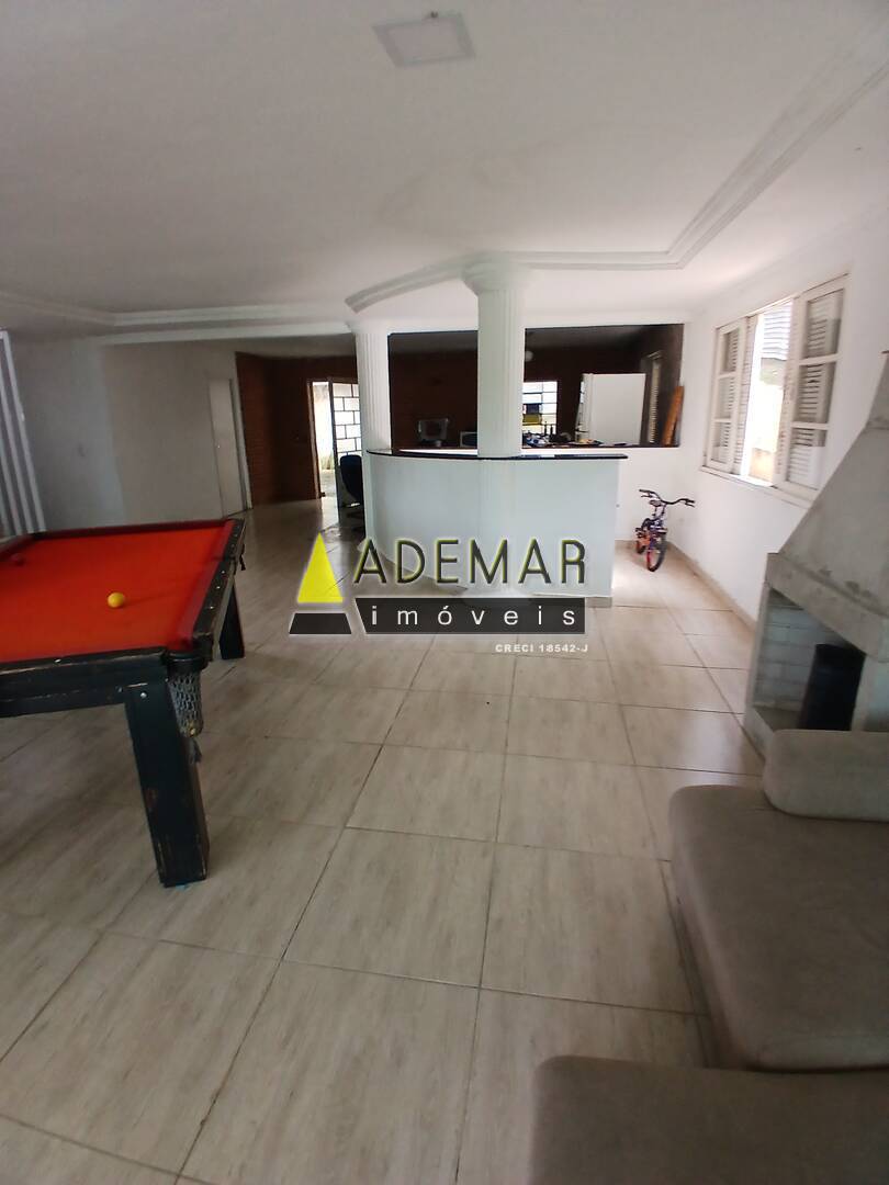 Casa à venda com 8 quartos, 1650m² - Foto 33