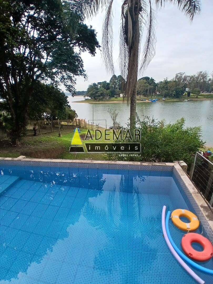 Casa à venda com 8 quartos, 1650m² - Foto 1