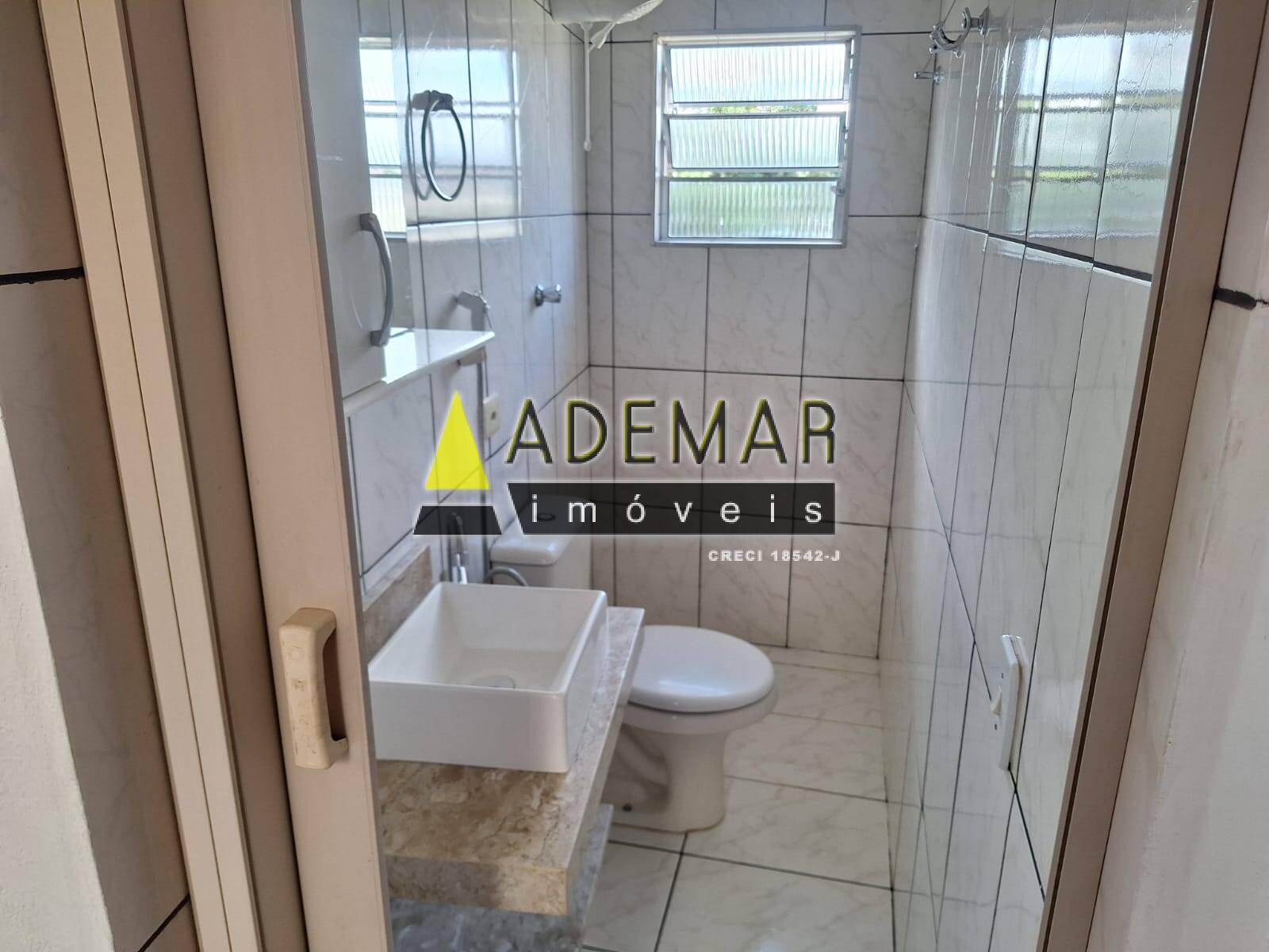 Casa para alugar com 2 quartos, 68m² - Foto 5