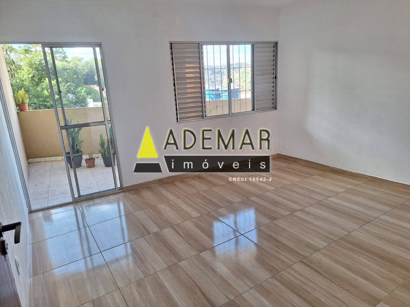 Casa para alugar com 2 quartos, 68m² - Foto 1