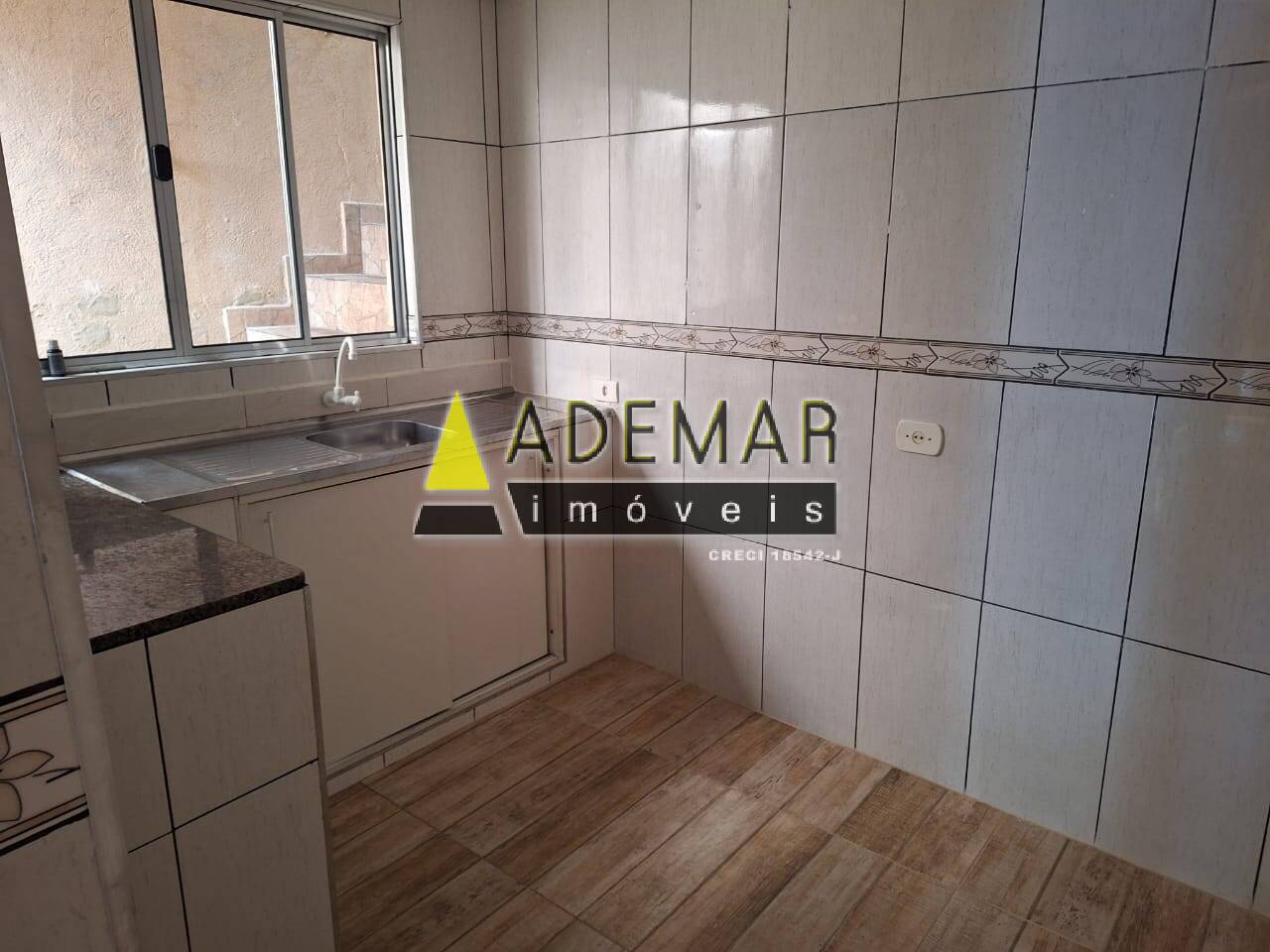 Casa para alugar com 2 quartos, 68m² - Foto 9