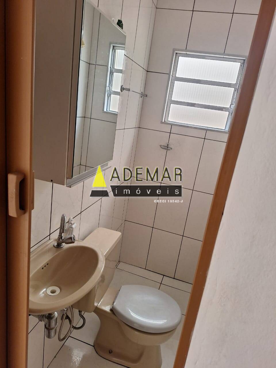 Casa para alugar com 2 quartos, 68m² - Foto 10