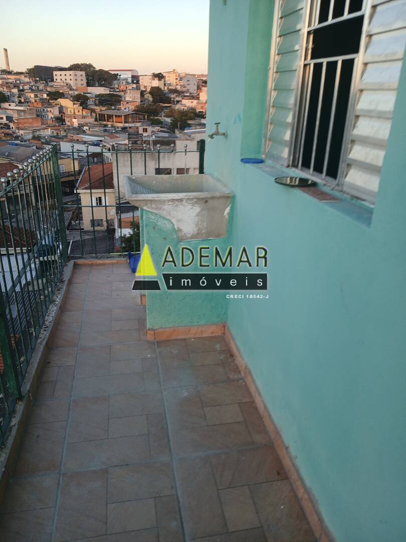 Casa para alugar com 2 quartos, 60m² - Foto 1