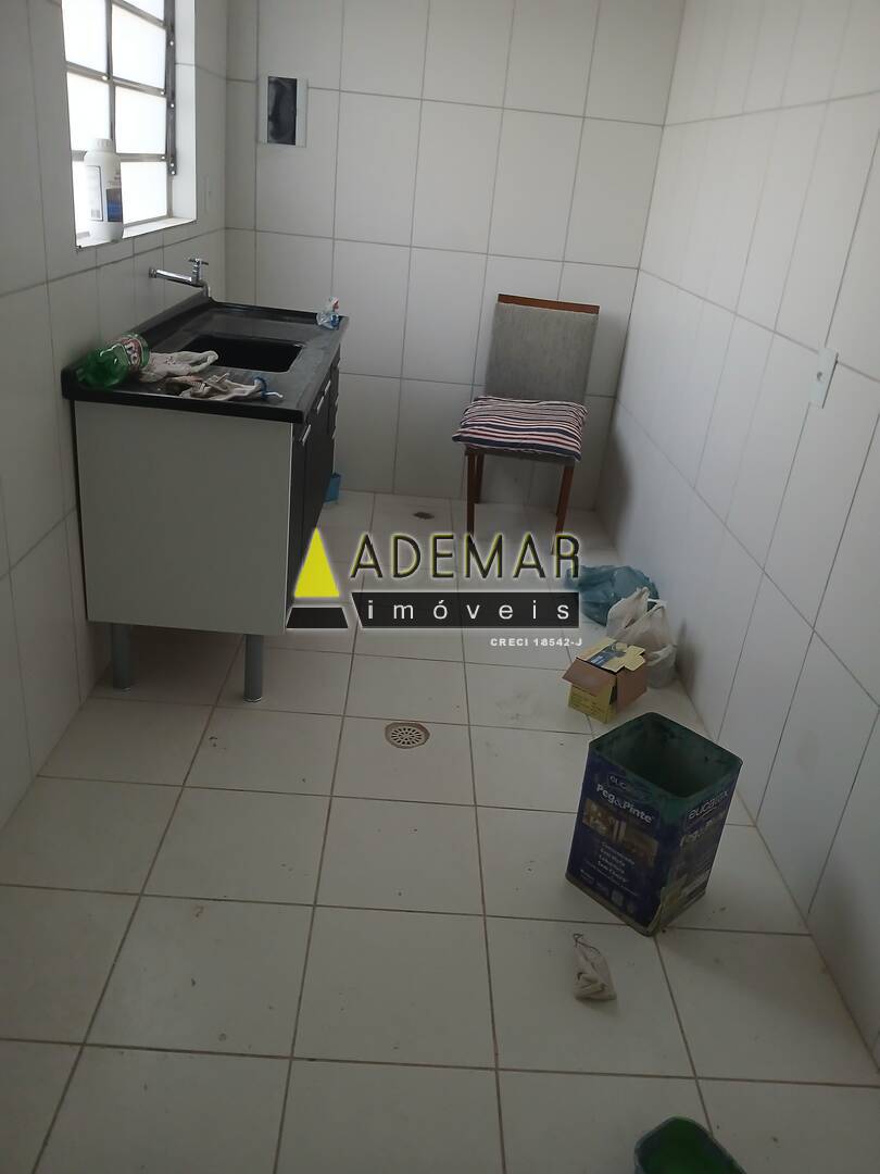 Casa para alugar com 2 quartos, 60m² - Foto 4