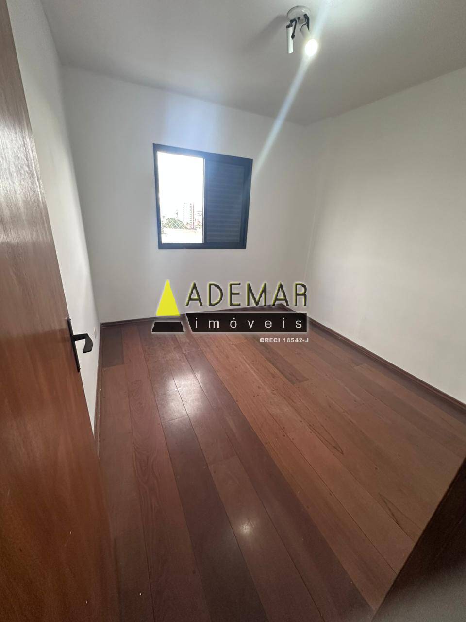 Apartamento para alugar com 3 quartos, 80m² - Foto 12