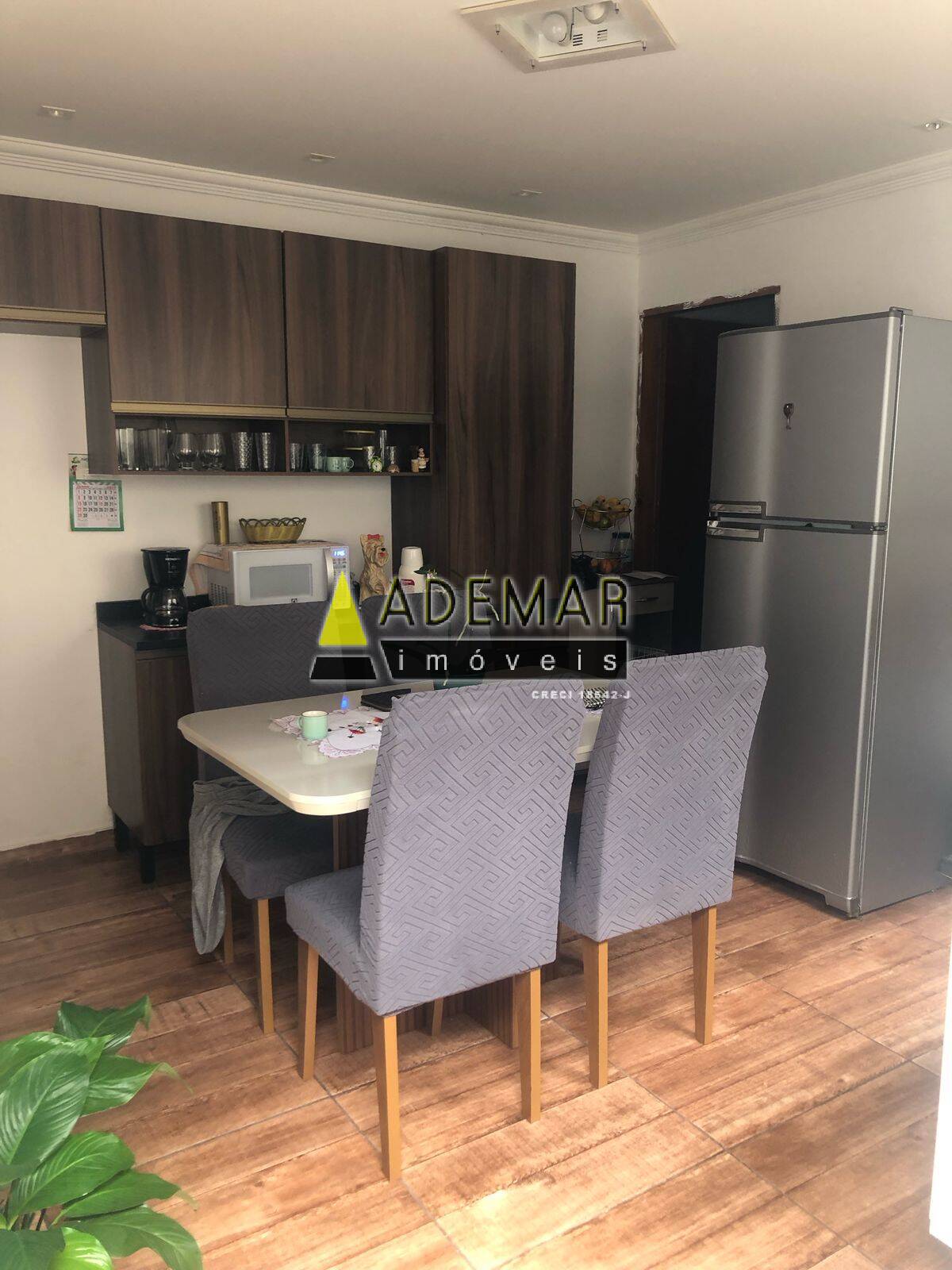 Casa à venda com 3 quartos, 225m² - Foto 3