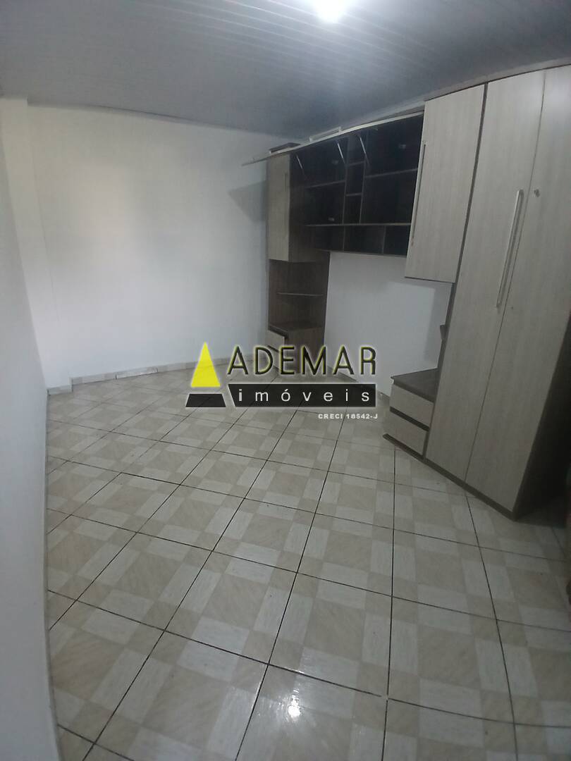 Casa para alugar com 1 quarto, 40m² - Foto 1