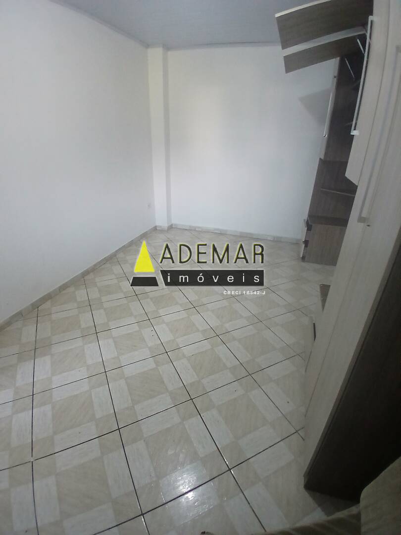 Casa para alugar com 1 quarto, 40m² - Foto 2